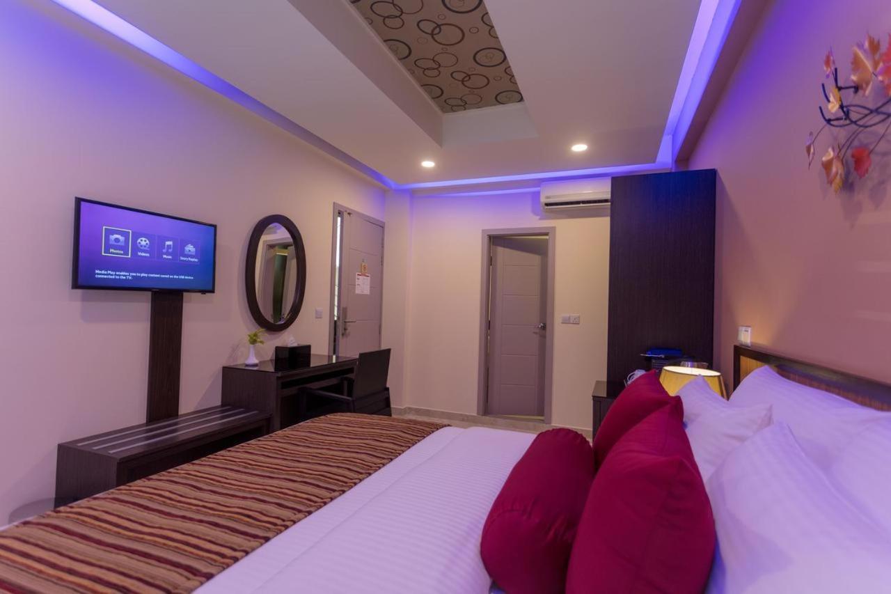 Eleven Trees Maldives Hotel Hulhumale Exterior photo