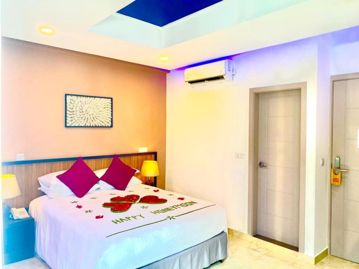 Eleven Trees Maldives Hotel Hulhumale Exterior photo